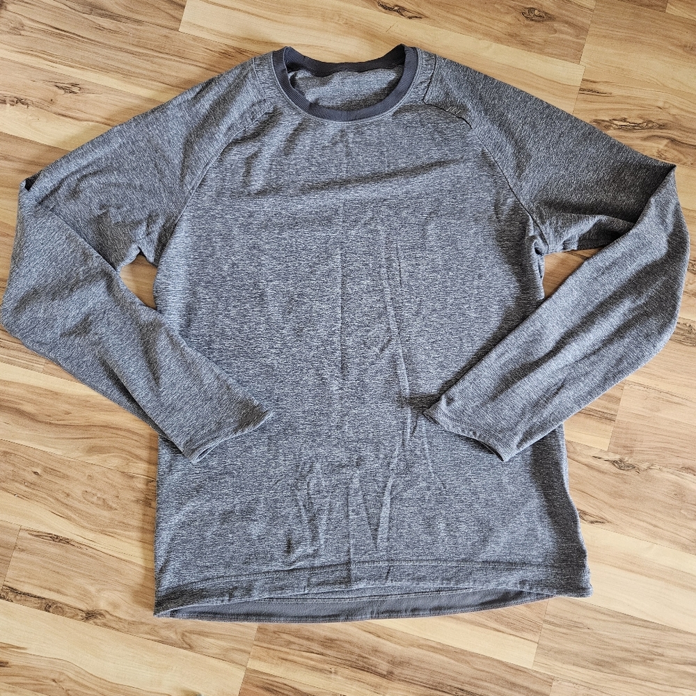 Lululemon Men's Large Pull Over - Light weight